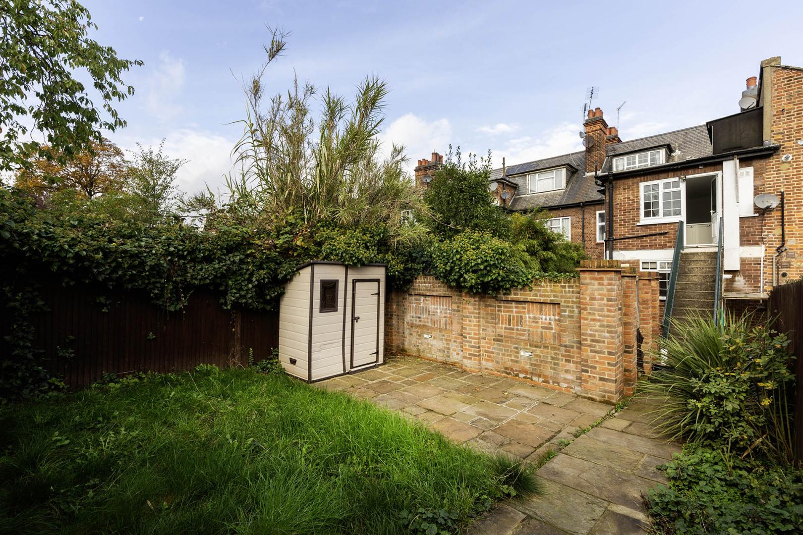 			1 Bedroom, 1 bath, 1 reception Flat			 Stanley Gardens, Willesden Green